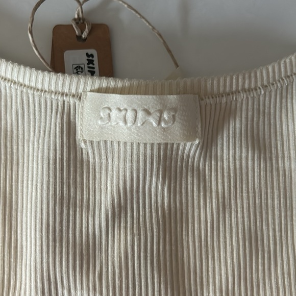 SKIMS tank - Picture 5 of 5